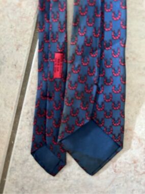 Hermes Vintage dress suit tie design neck tie accessory neck wear logo emblem